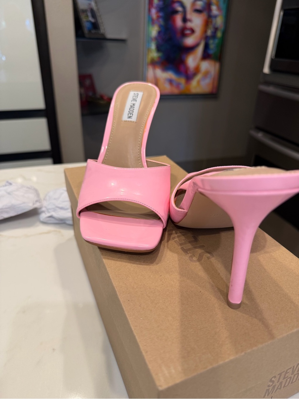 π Steve Madden Signal Pink Patent Heels - Picture 6 of 17